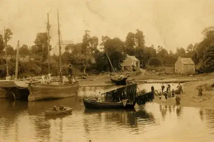 Le chantier Hily au Relecq-kerhuon, cliché réalisé avant 1914 par René-Victor Boëlle – Marque du domaine public – Collection Musée de Bretagne