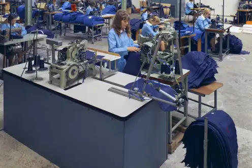 Couturière à l'usine du mont carmel