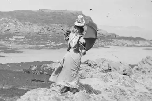 Portrait de femme Portrait de femme.Jean-Baptiste Fougère. Domaine public - Collection Musée de Bretagne