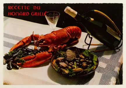 Carte postale représentant un plat de homard, avec l’inscription "Recette du homard grillé" en haut à gauche.