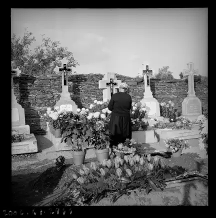 Saint-Martin-sur-Oust cimetière, Charles Barmay, 1961 – CC BY-NC – Collection Musée de Bretagne, Rennes
