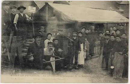 Fougères, grève de 1906-1907, carte postale des Éditions Le Nouvelliste, cliché Alexis Chopin (1886-1929) – Marque du domaine public – Collection Musée de Bretagne, Rennes