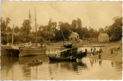 Le chantier Hily au Relecq-kerhuon, cliché réalisé avant 1914 par René-Victor Boëlle – Marque du domaine public – Collection Musée de Bretagne