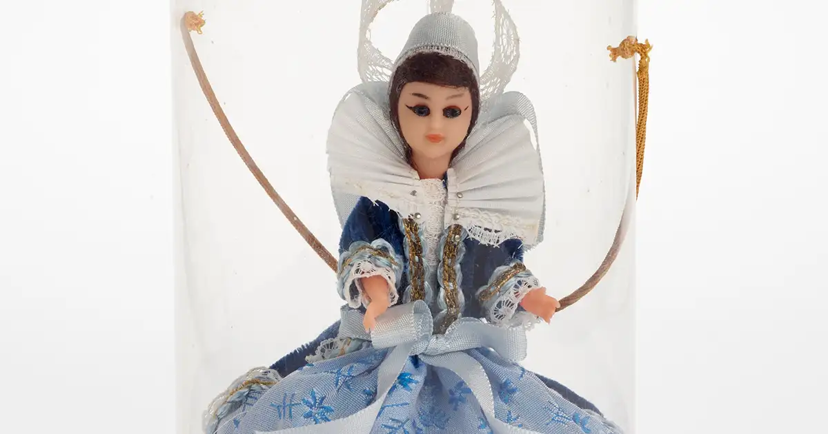 Poupée Folklorique Régionale – Grands Lots – Figurine Traditionnelle D'occasion