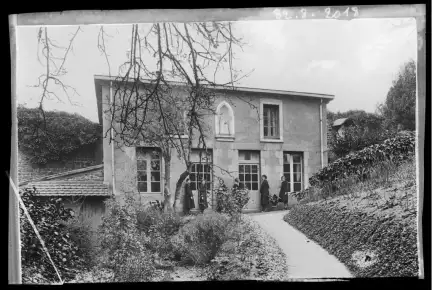 École Professionnelle de Nazareth, chalet Sainte-Anne, atelier de repassage, Raphaël Binet, Saint-Brieuc, années 1930 – Tous droits réservés – Collection Musée de Bretagne, Rennes